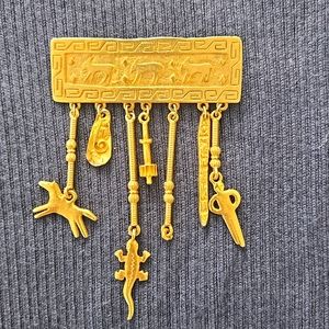 Lapel pin